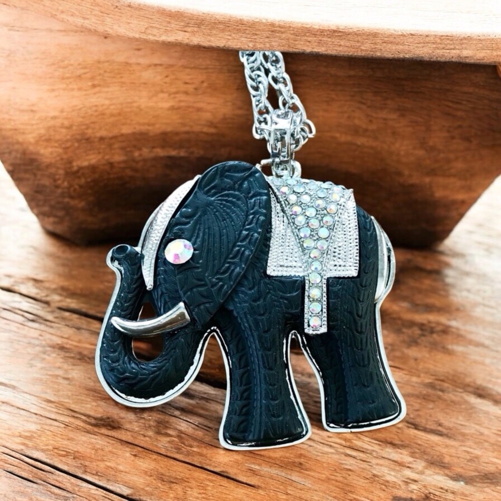 🆕 Powerful Elephant Statement Crystal Pendant Necklace Resin/Stainless Steel